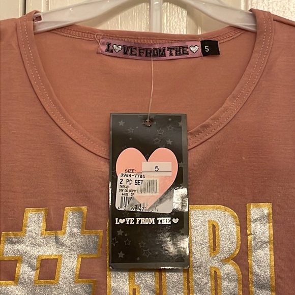 Love From The Heart Girl’s Top And Sweatpants Set, Size 5. Pink and Gray. - Picture 3 of 6